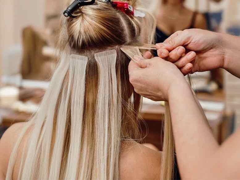 Tape Extensions: Die perfekte Lösung für längeres und volleres Haar