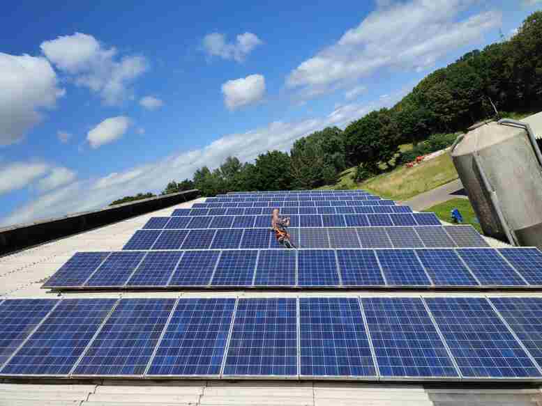 Professionelle Solarreinigung für Photovoltaikanlagen